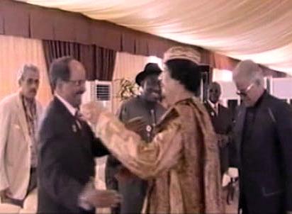 Le chef du Polisario choyé par Kadhafi 