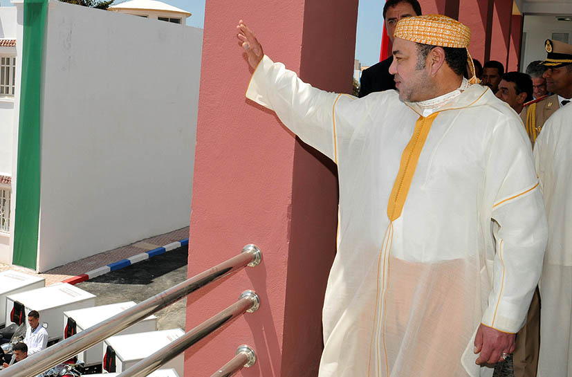 Le Roi Mohammed VI lors de sa visite à Al Hoceima en juin 2013.
