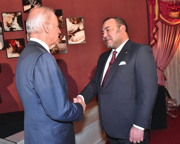 Le Roi Mohammed VI recevant le Vice-Président US Joe Biden