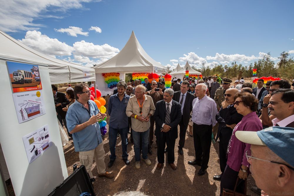 Mehdi Alaoui Mdaghri, Patrick Bauer fondateur du Morocco Solar Festival lors de l'inauguration du village solaire en présence de André Azoulay, conseiller de Sa Majesté, du wali de Ouarzazate et de l'ambassadeur de l'Inde au Maroc