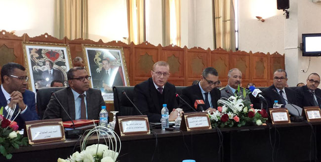 Boulif, au centre, lors de la réunion tenue à Meknès. 