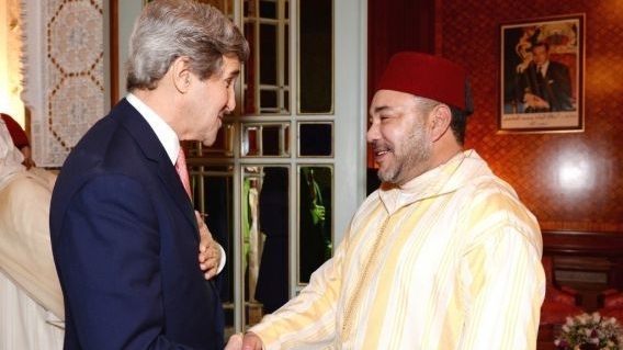 Ph. archives / John Kerry saluant le Roi Mohammed VI 