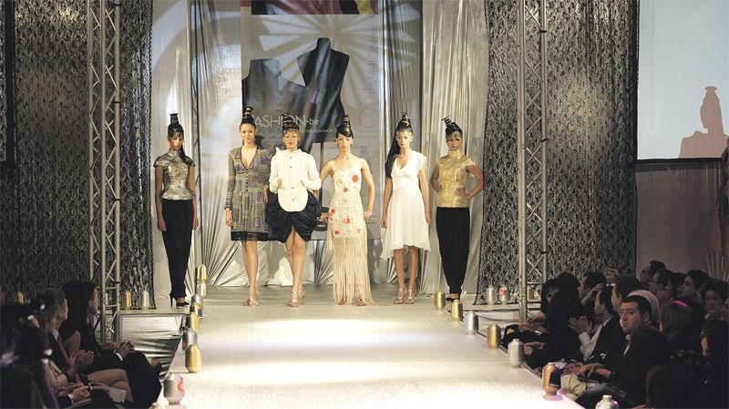 Défilé de mode lors de la première édition de Fashion.be qui a connu la participation de plus de 500 participants dont des personnalités du monde diplomatique, politique et économique (Ph. CCBLM)