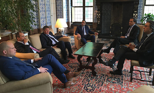 Mohamed Hassad et Abdellatif Hammouchi avec les hauts responsables belges.
