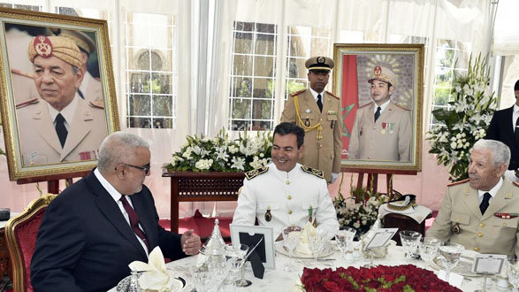 Le prince Moulay Rachid présidant le déjeuner offert par le Souverain en l’honneur des FAR.
