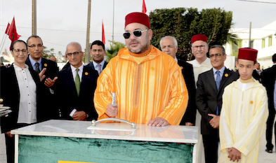 Le Roi Mohammed VI  lançant les travaux de réalisation du Centre d’accueil des malades atteints d’Alzheimer. 