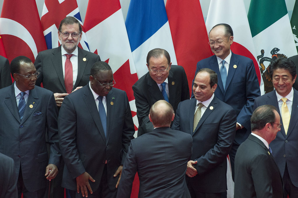 Secretary-General Ban Ki-moon at the Opening Ceremony  of the G-20.

Group Photo of G20 Leaders.