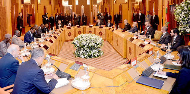 Le Roi Mohammed VI présidant la séance de travail consacrée au projet de gazoduc devant relier le Nigéria au Maroc. 