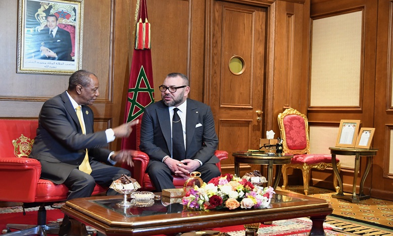 Le Roi Mohammed VI en tête-à-tête avec Alpha Condé, dimanche 27 janvier 2017 à Addis Abeba