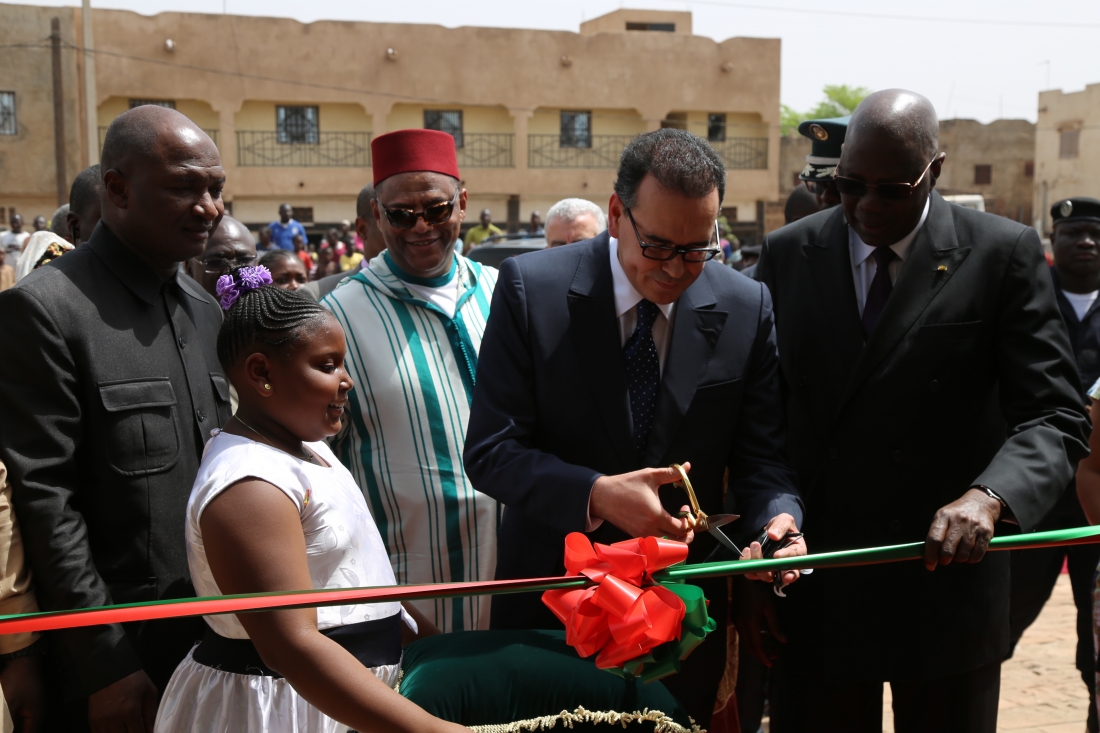 Mohamed Mounir El Majidi, secrétaire particulier du Roi Mohammed VI, inaugurant à Bamako, sur instructions du Souverain, la « Clinique périnatale Mohammed VI ».