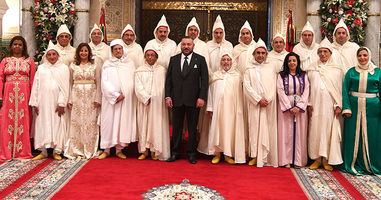 Les membres du Conseil supérieur du pouvoir judiciaire avec le Roi Mohammed VI.
