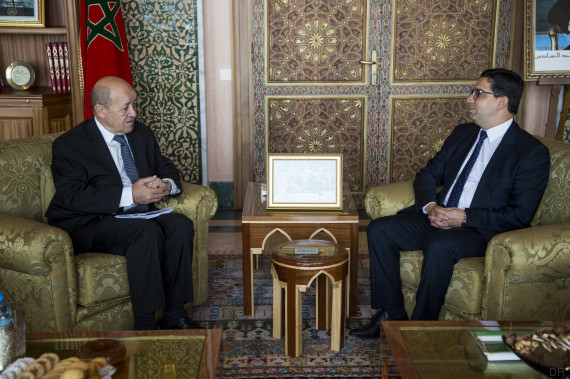 Le chef de la diplomatie française, Jean Yves Le Drian avec le ministre ministre des Affaires étrangères, de la Coopération africaine et des Marocains résidant à l'étranger.