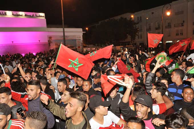 Les Marocains ont laissu00e9 u00e9clater leur joie, dans tout le pays, apru00e8s la victoire de leurs Lions.