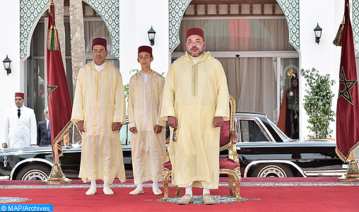 Sa Majesté le Roi Mohammed VI, que Dieu L'assiste, accompagné de SAR le Prince Héritier Moulay El Hassan et de SAR le Prince Moulay Rachid, a présidé, samedi à Tétouan, une réception à l'occasion du 17ème anniversaire de l'accession du Souverain au trône de Ses glorieux Ancêtres.