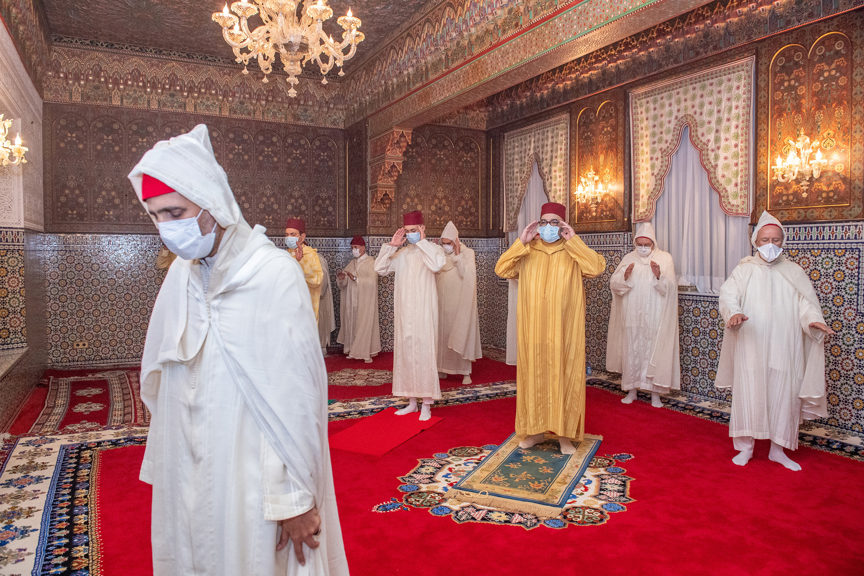 Le Roi Mohammed VI, Amir Al-Mouminine, commémore Laylat Al-Qadr dans le cadre du respect du confinement sanitaire et des mesures préventives. 