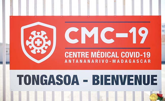 Les essais cliniques ont débuté, officiellement, le 1er juillet au Centre médical Covid-19 (CMC) fraîchement inauguré dans le au village Voara à Andohatapenaka. Un des quartiers les plus pauvres d'Antananarivo.