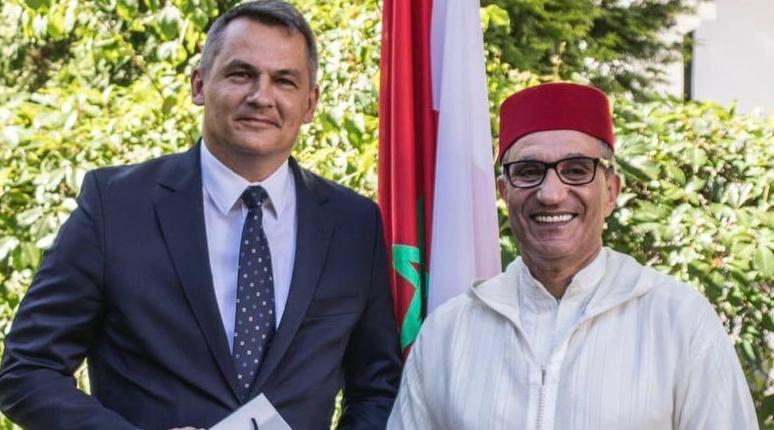Le député européen Tomasz Kustosz avec l'Ambassadeur du Maroc en Pologne Abderrahim Atmoun.