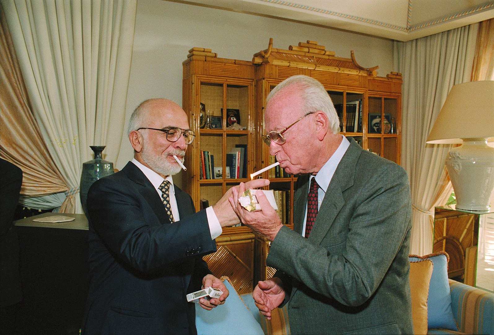 Le Roi Hussein et Rabin, le calumet de la paix