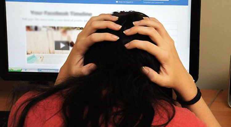 Plus de la moitié des filles sont harcelés dans le monde via Internet.