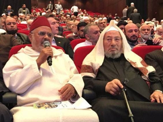 Raïssouni avec le parrain des frères musulmans Qaradawi
