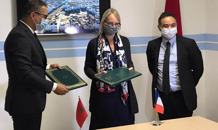  Le nouvel accord entre l'AFD et Casa Transport a été signé en présence de l'Ambassadrice de France au Maroc, Hélène Le Gal
