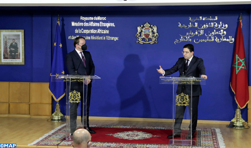 Point de presse conjoint du Ministre des Affaires étrangères et de la Coopération Africaine et des Marocains Résidant à l'étranger . Nasser Bourita et du Commissaire Européen à la Politique de Voisinage et d'Élargissement, Olivér Várhelyi