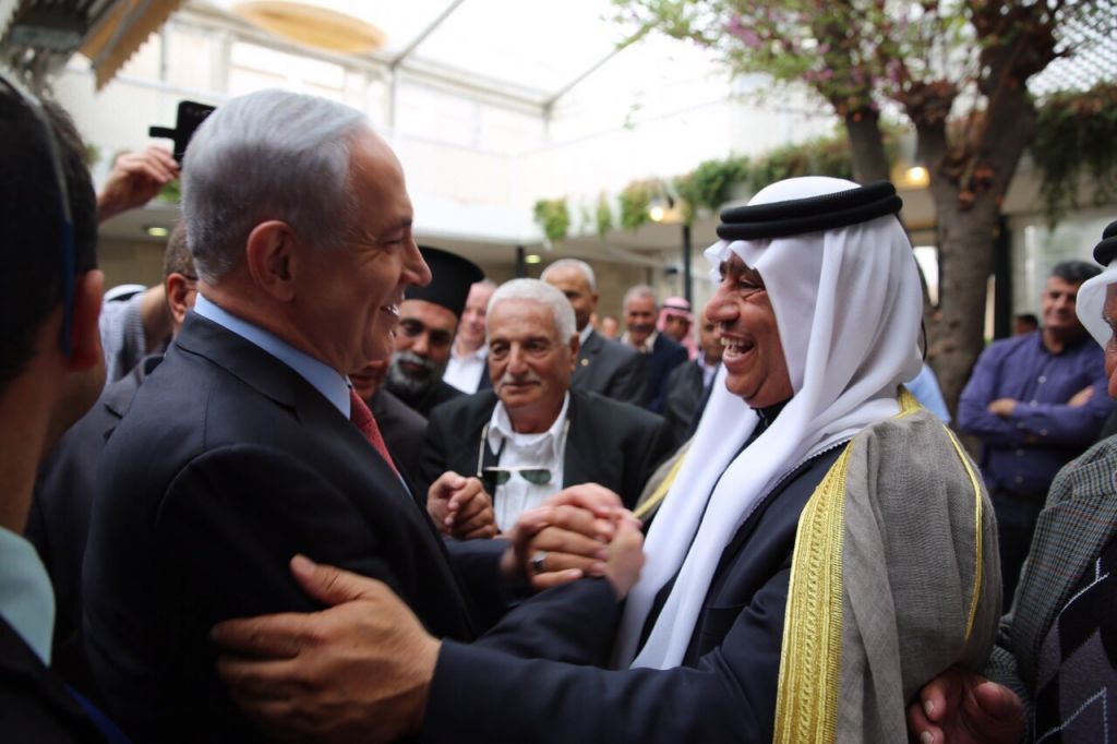 Netanyahu en campagne auprès de la population arabe.